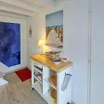 2 Bedroom Amazing In Talmont-saint-hilaire Prázdninový dům